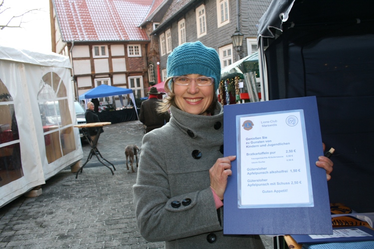lions club auf dem weihnachtsmarkt in guetersloh